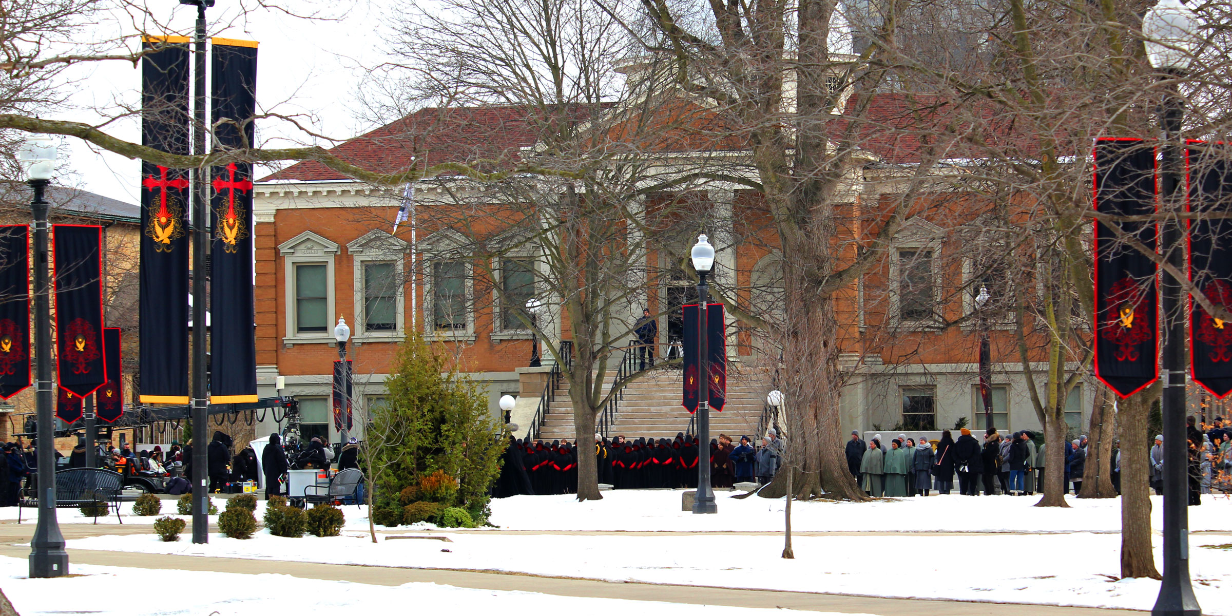 • Filming of the Handmaid’s Tale (season 5, episode 2) on George Street in Brantford, Ontario in March 2022